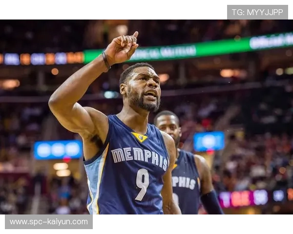 骑士迎战猛龙，加兰阿伦需突破防守